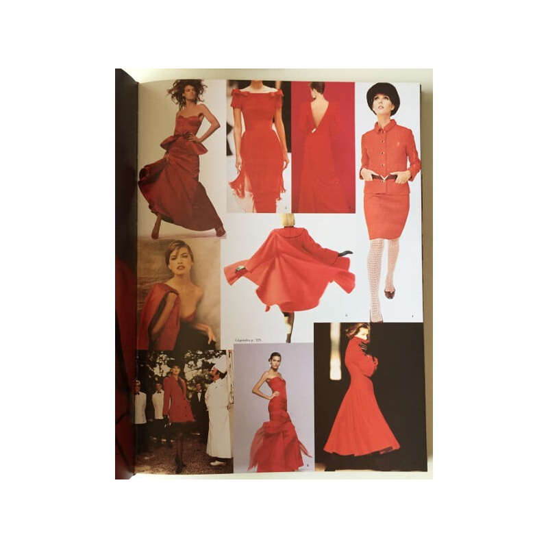 VALENTINO: TRENTE ANS DE MAGIE